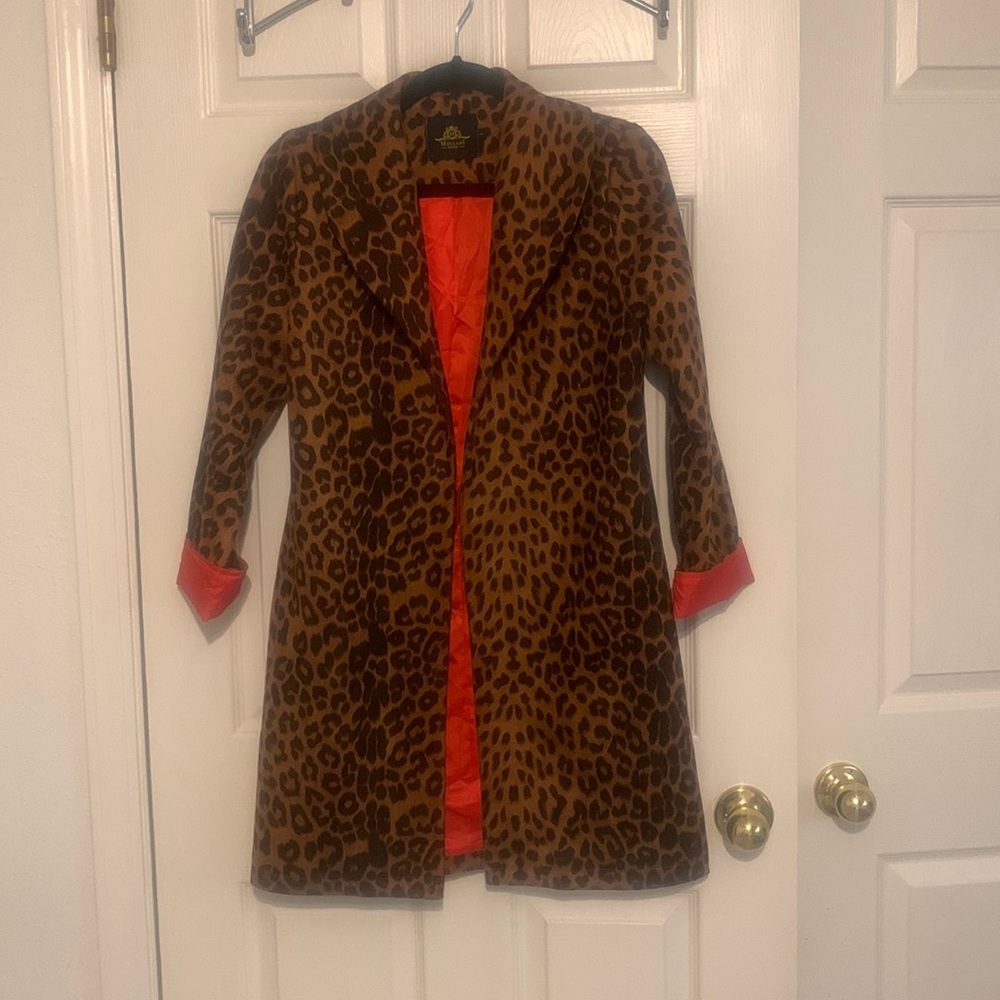 NWOT stunning cheetah lightweight coat!